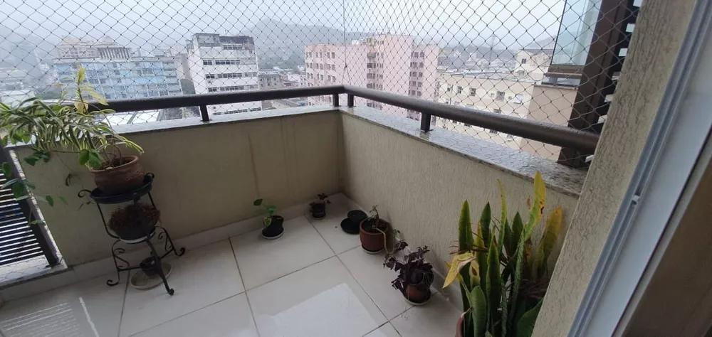 Apartamento à venda com 2 quartos, 62m² - Foto 3