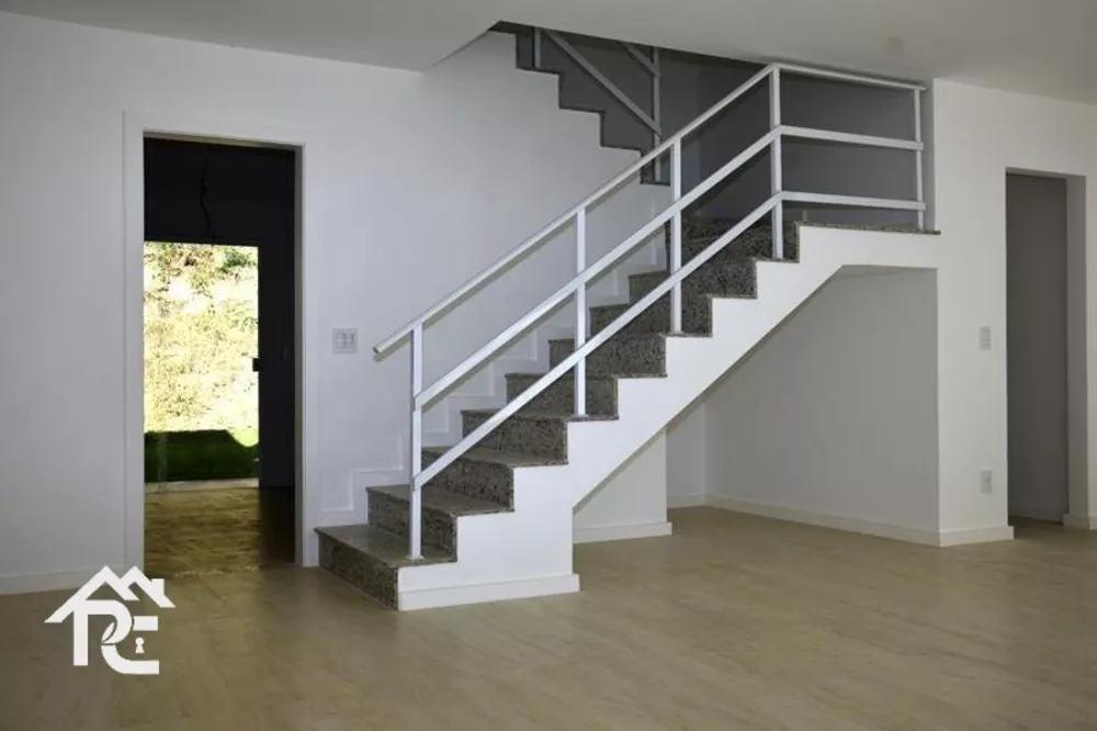 Casa, 3 quartos, 243 m² - Foto 2