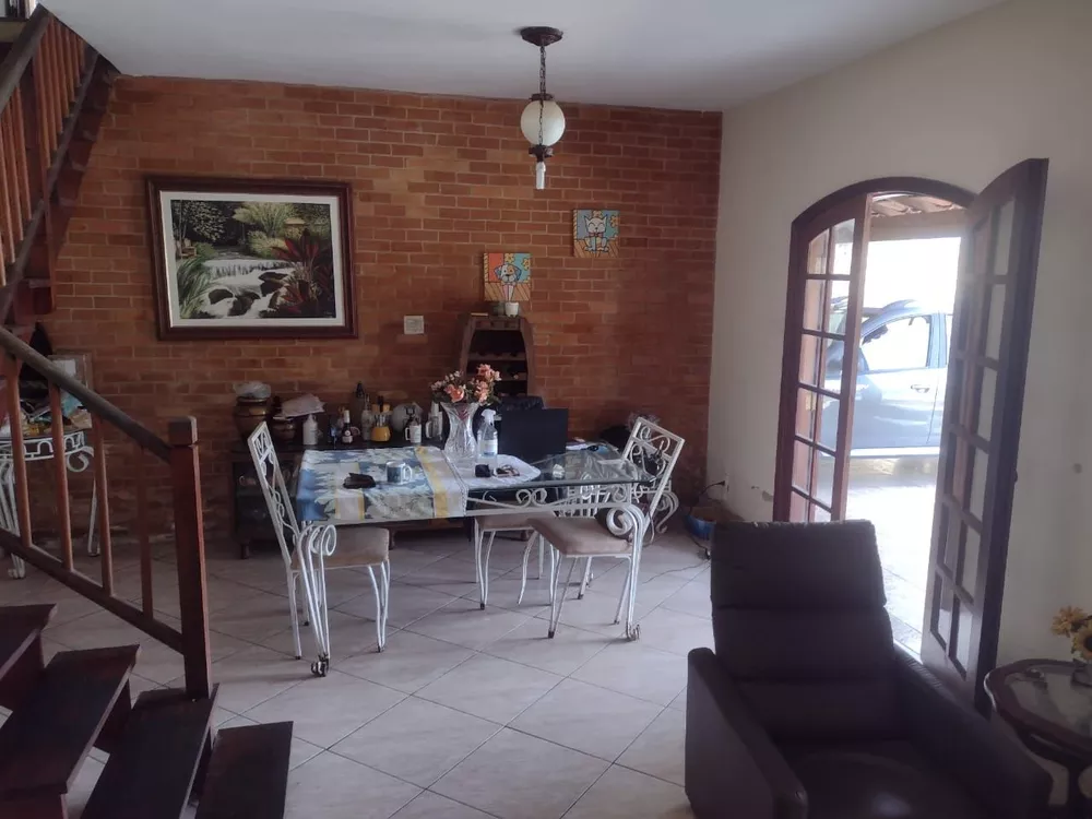 Casa, 4 quartos, 230 m² - Foto 3