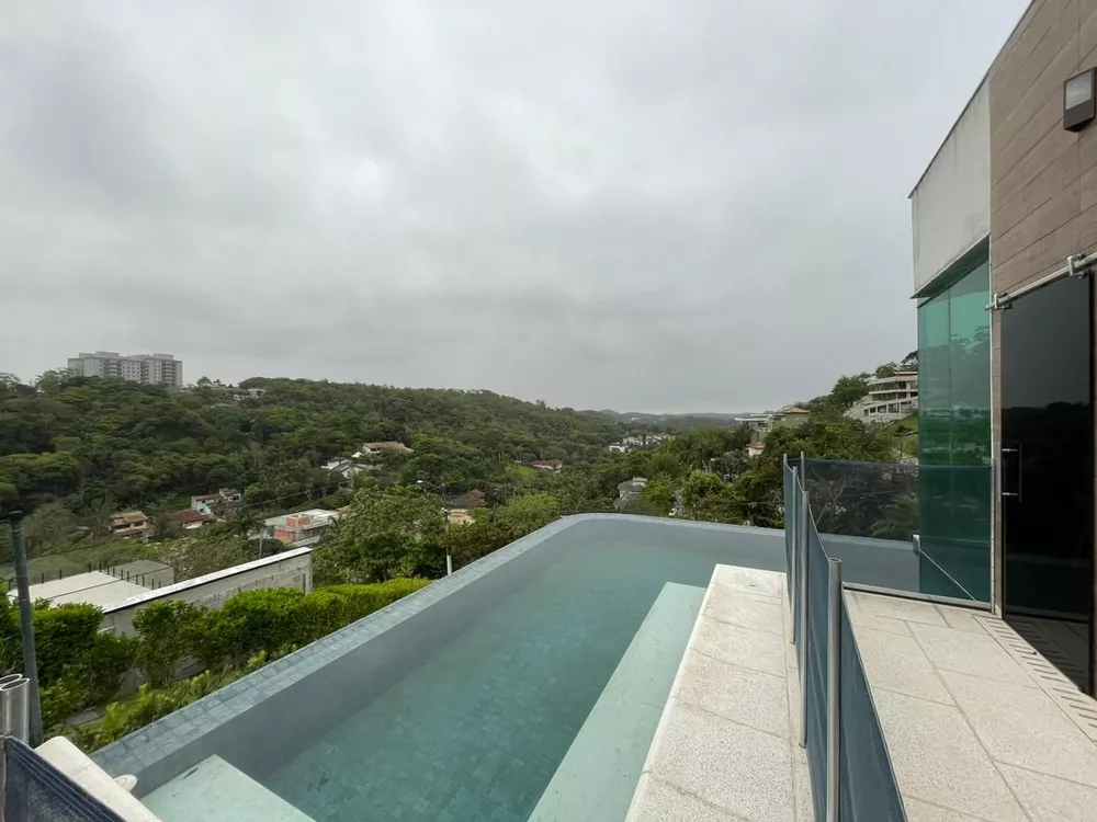 Casa de Condomínio à venda com 3 quartos, 260m² - Foto 1