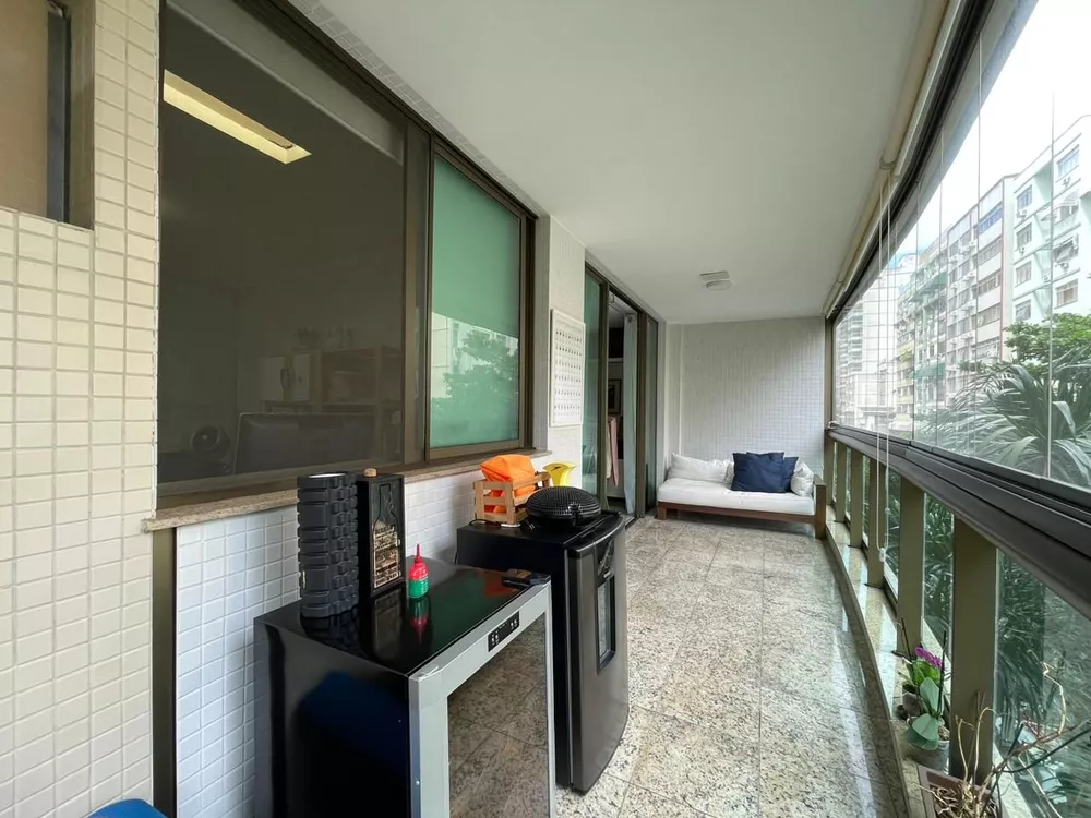 Apartamento à venda com 4 quartos, 186m² - Foto 3