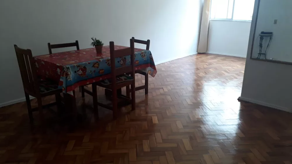 Apartamento à venda com 2 quartos, 70m² - Foto 3