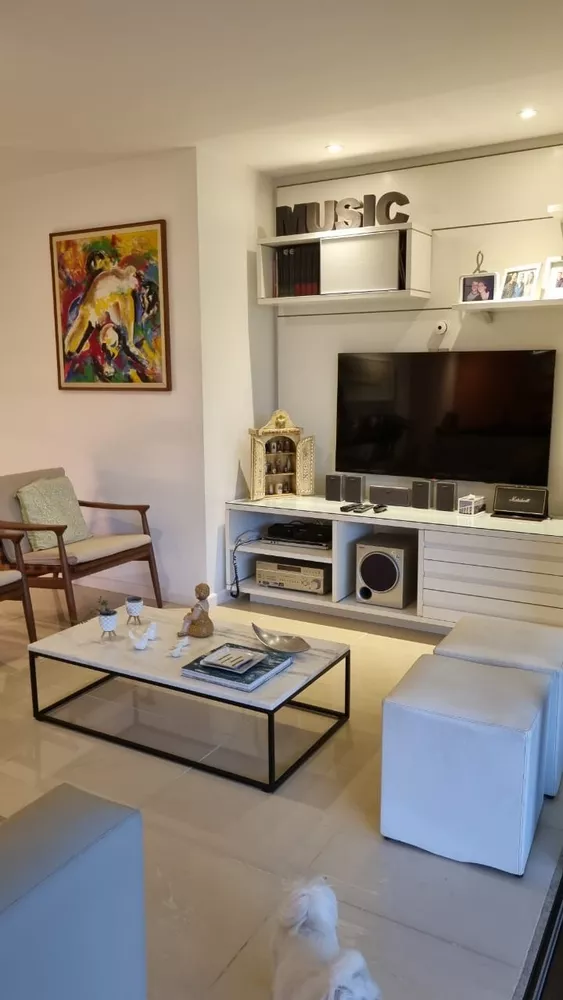 Apartamento à venda com 4 quartos, 182m² - Foto 1