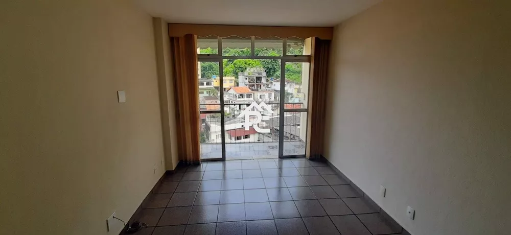 Apartamento à venda com 2 quartos, 70m² - Foto 2