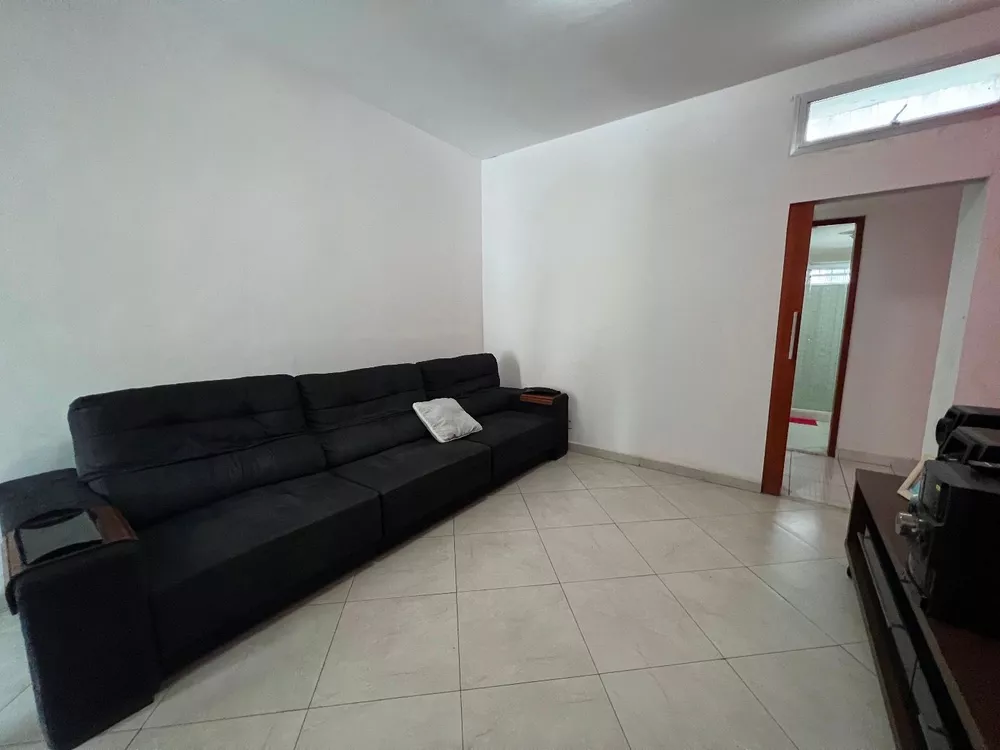 Casa à venda com 3 quartos, 200m² - Foto 2