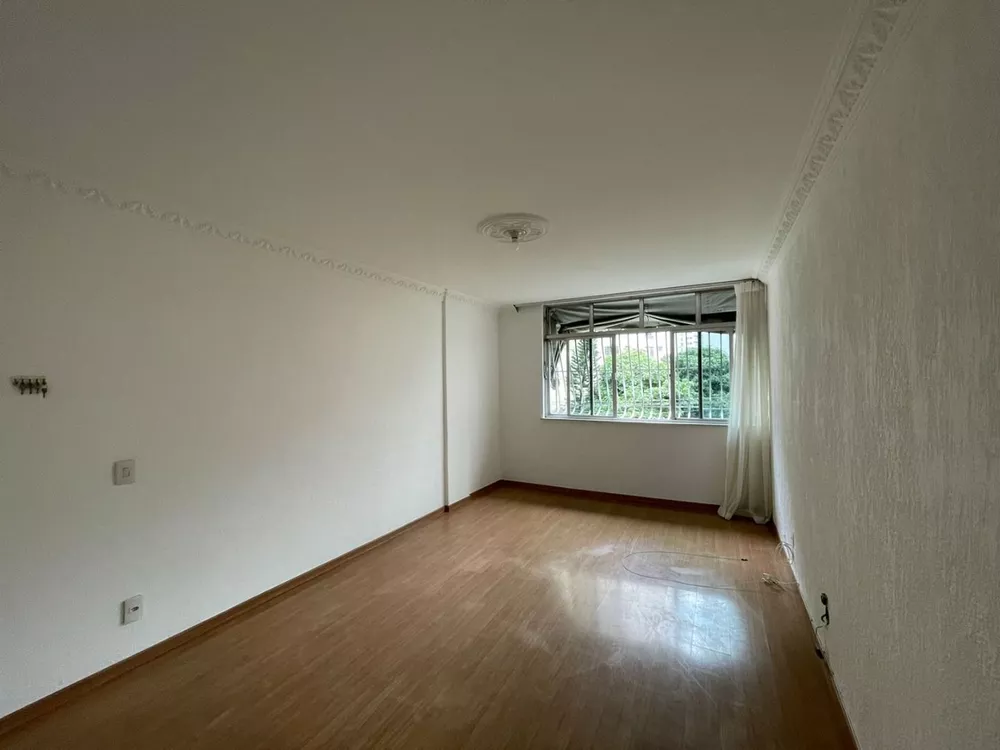 Apartamento à venda com 3 quartos, 110m² - Foto 1