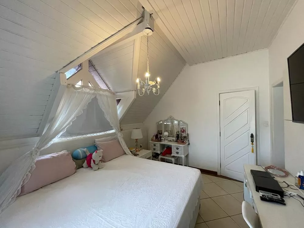 Casa, 3 quartos, 250 m² - Foto 1