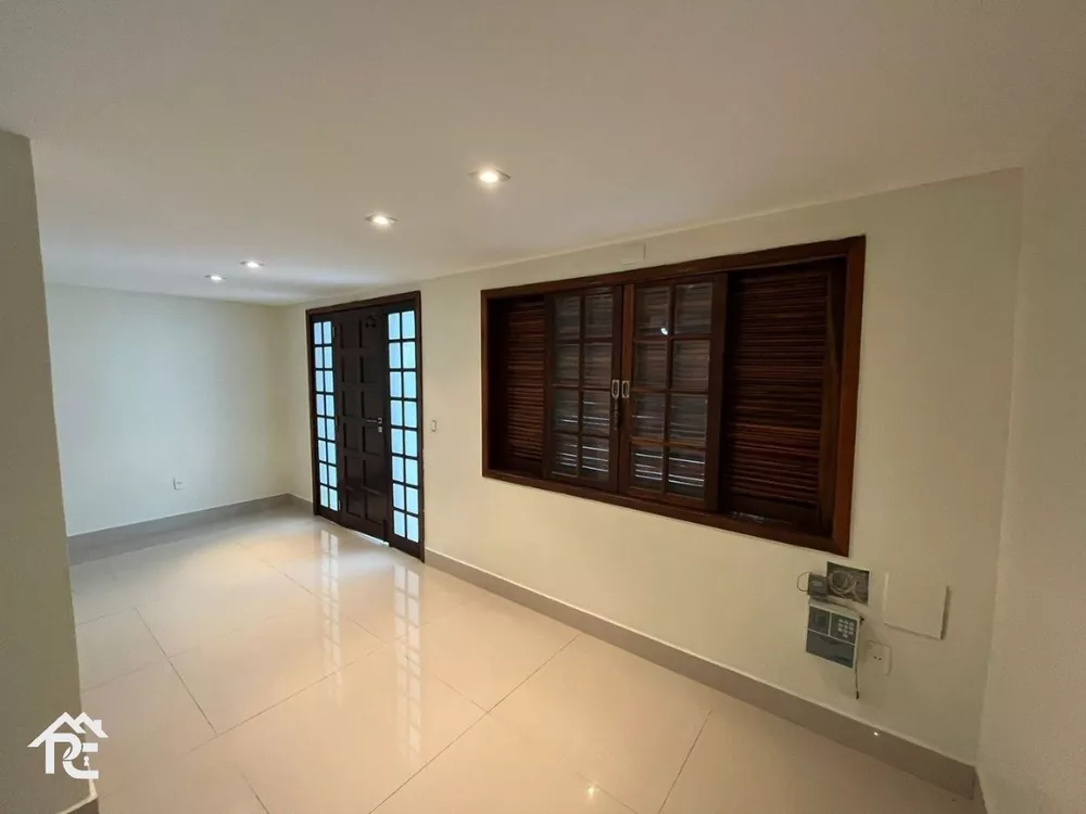 Casa à venda com 8 quartos, 492m² - Foto 3