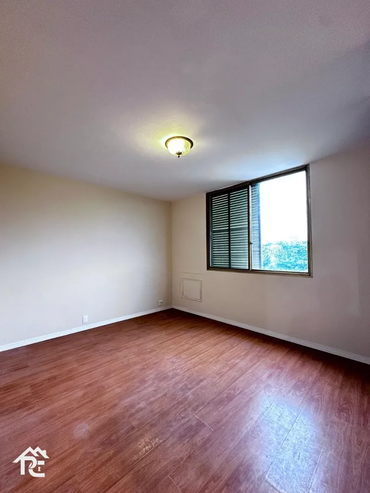 Apartamento para alugar com 4 quartos, 155m² - Foto 1