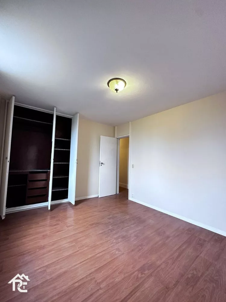 Apartamento para alugar com 4 quartos, 155m² - Foto 2