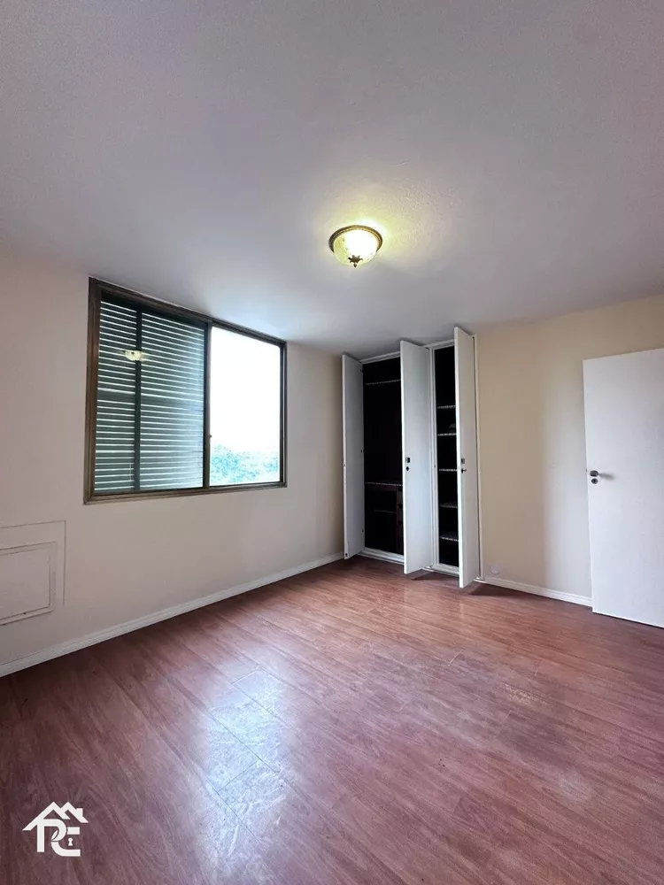 Apartamento para alugar com 4 quartos, 155m² - Foto 3