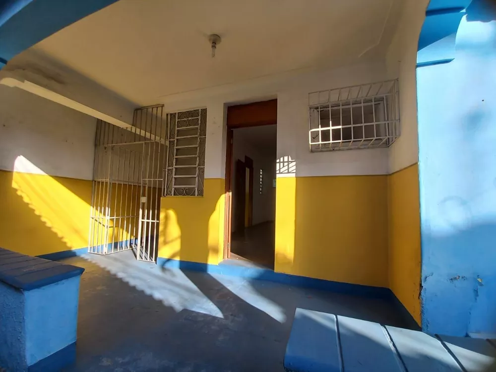 Casa à venda com 7 quartos, 160m² - Foto 4