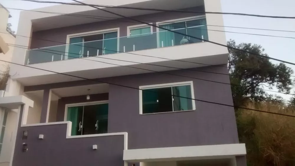 Casa de Condomínio à venda com 3 quartos, 300m² - Foto 2