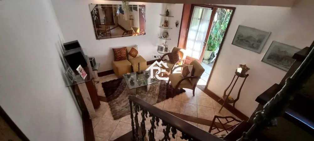 Casa, 6 quartos, 225 m² - Foto 2