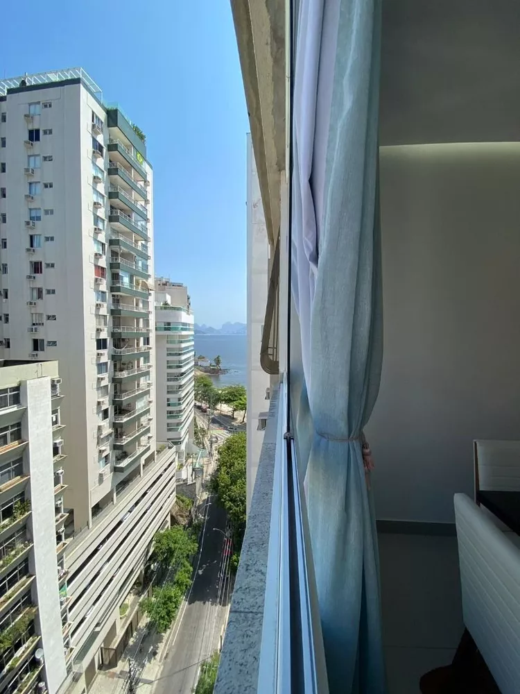 Apartamento à venda com 3 quartos, 143m² - Foto 2