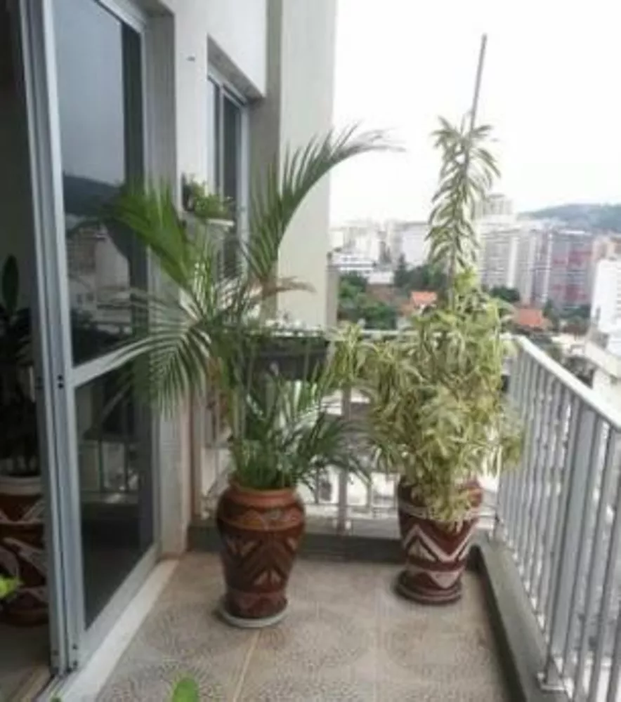 Apartamento à venda com 3 quartos, 121m² - Foto 1