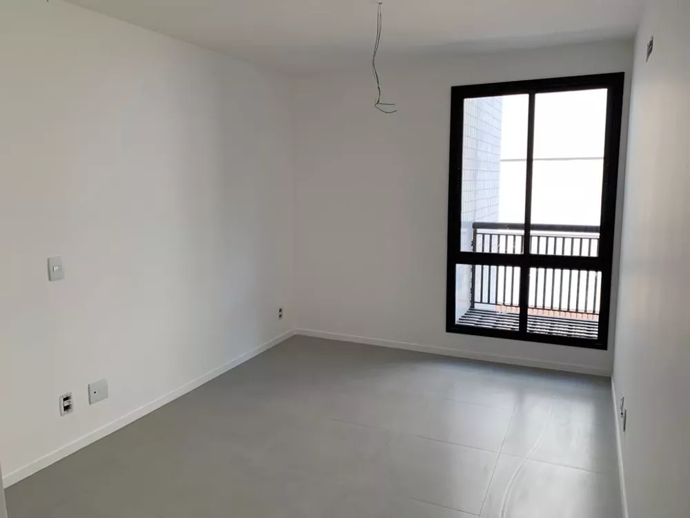 Apartamento à venda com 2 quartos, 84m² - Foto 1