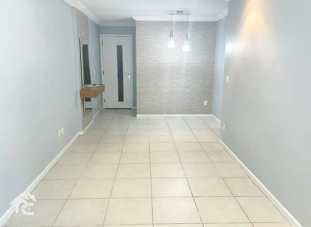 Apartamento à venda com 2 quartos, 76m² - Foto 2