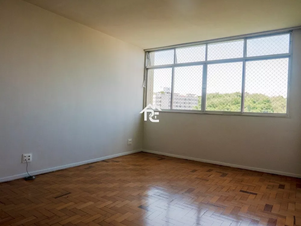 Apartamento à venda com 3 quartos, 90m² - Foto 1