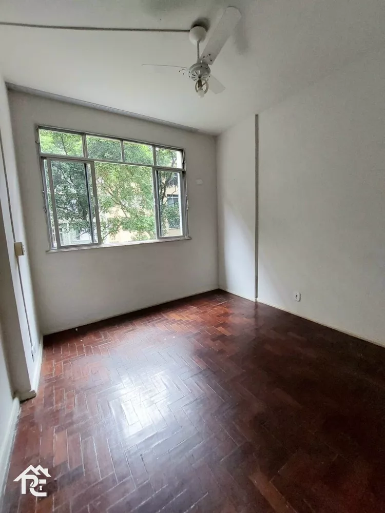 Apartamento à venda com 2 quartos, 65m² - Foto 2