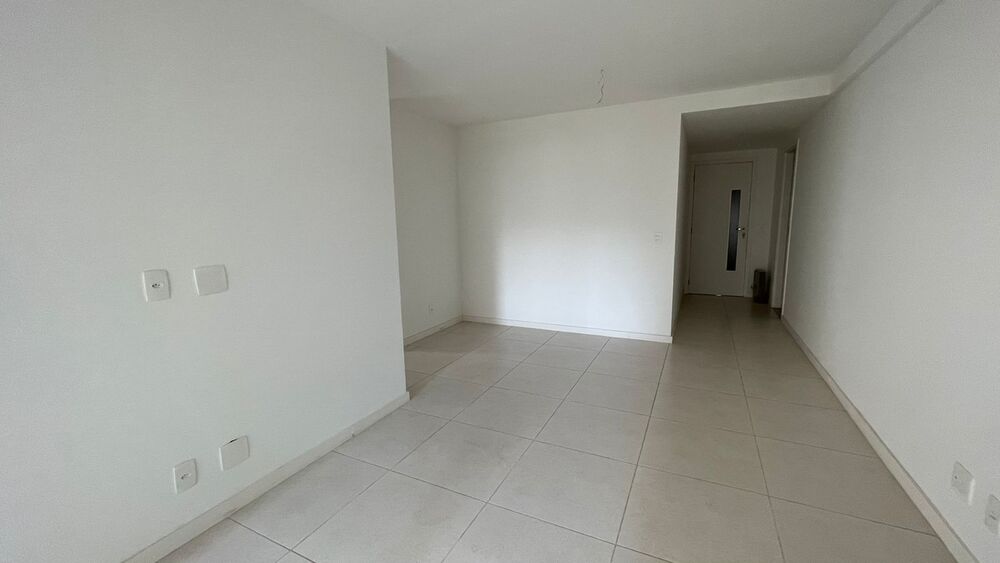 Apartamento à venda com 2 quartos, 72m² - Foto 2