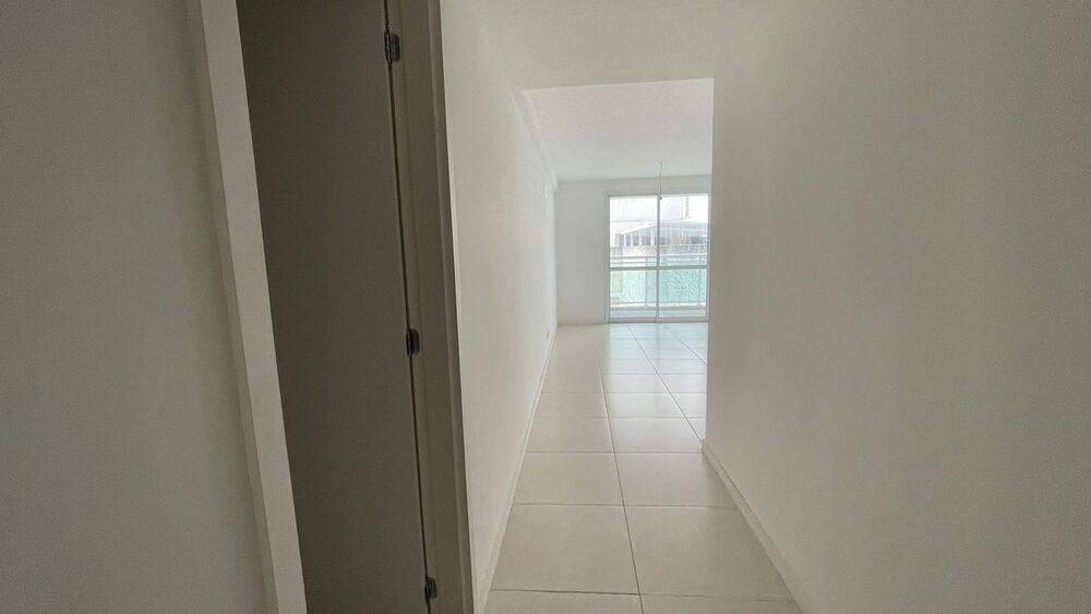 Apartamento à venda com 2 quartos, 72m² - Foto 3