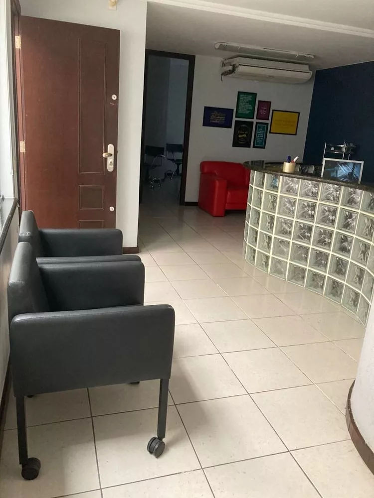 Casa à venda com 4 quartos, 350m² - Foto 2