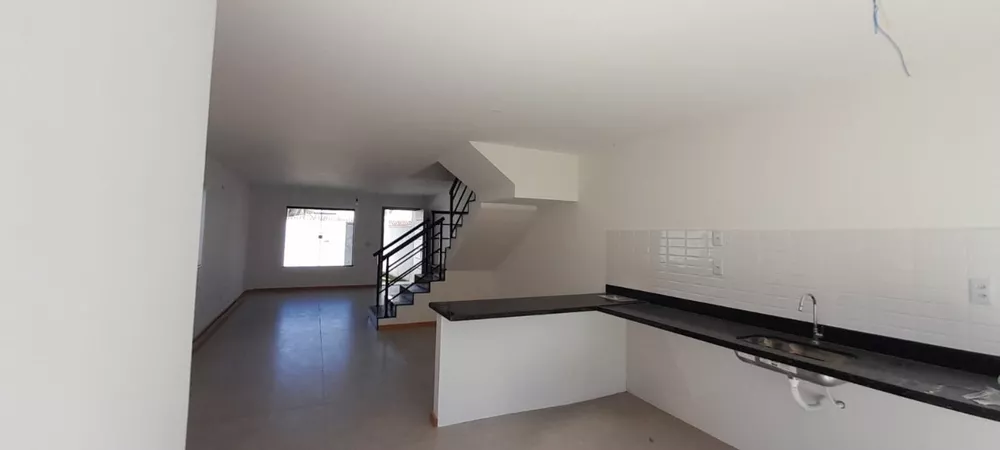 Casa à venda com 3 quartos, 135m² - Foto 4