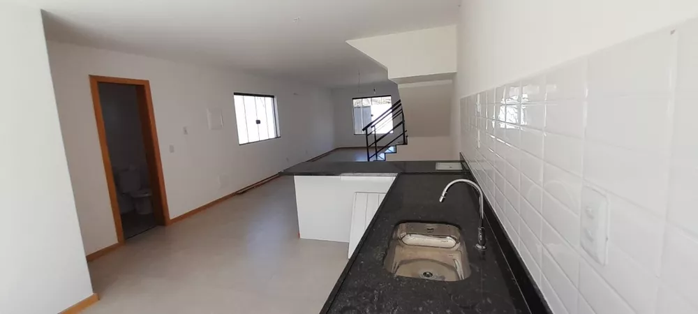 Casa à venda com 3 quartos, 135m² - Foto 3