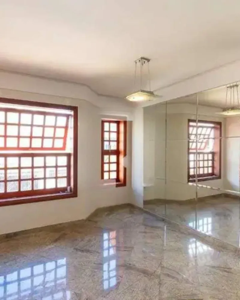 Casa, 4 quartos, 325 m² - Foto 1