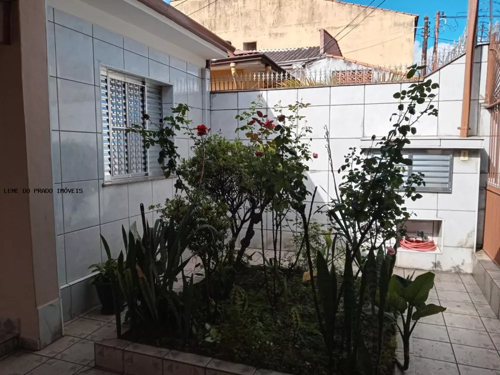 Casa à venda com 2 quartos, 200m² - Foto 3