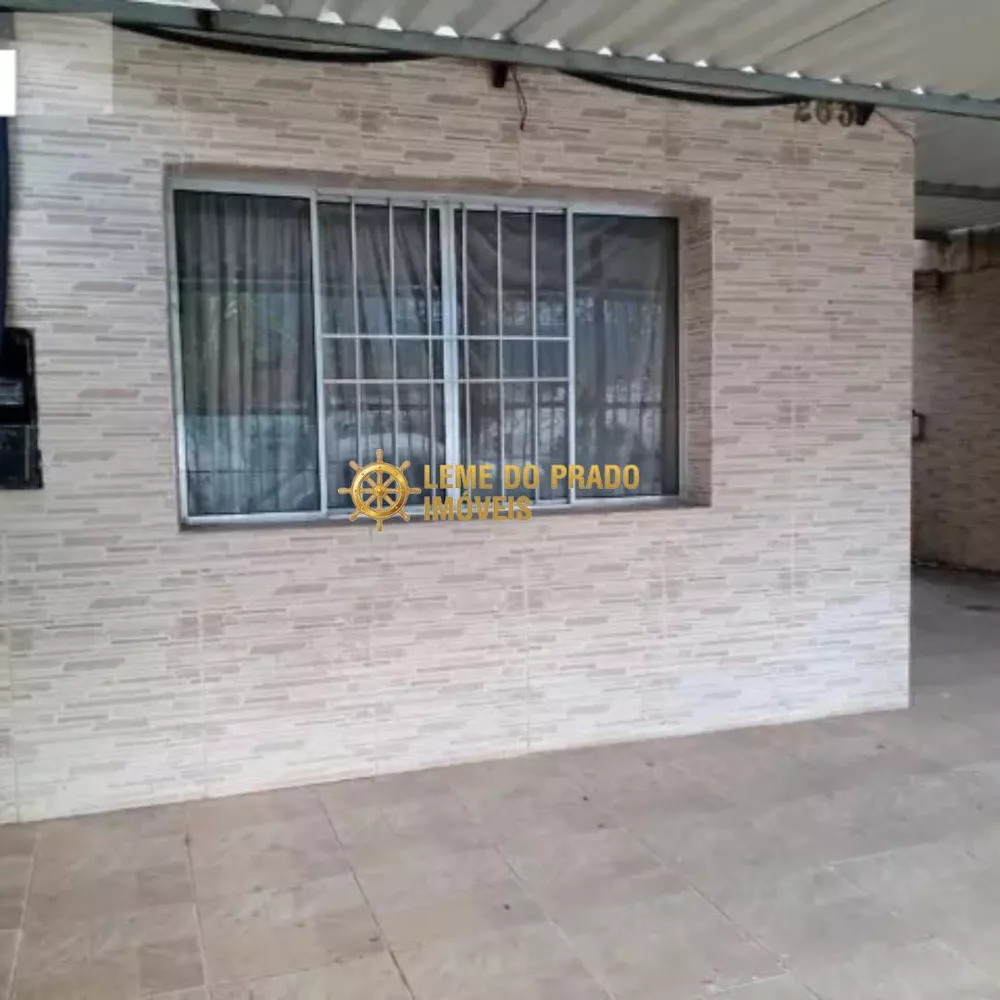 Sobrado à venda com 4 quartos, 215m² - Foto 1