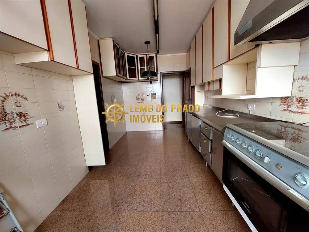 Apartamento, 4 quartos, 196 m² - Foto 2
