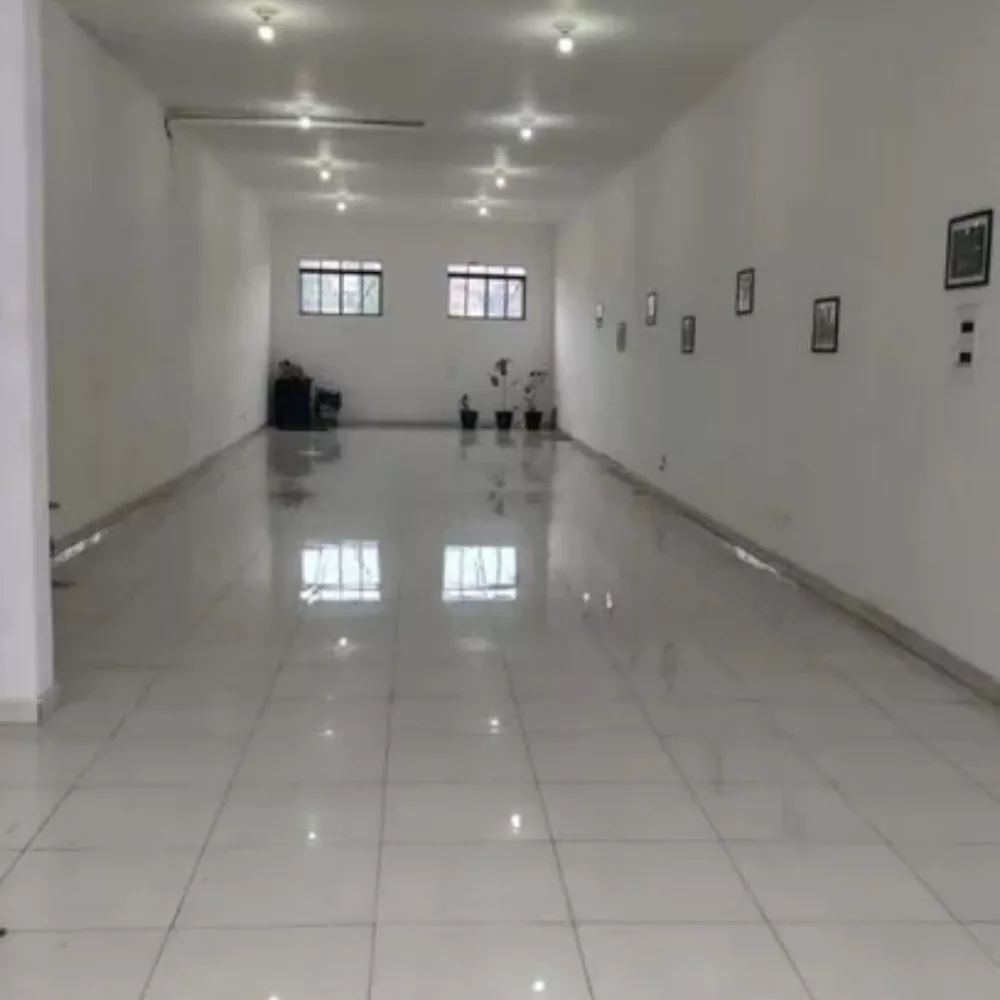 Sobrado à venda com 2 quartos, 280m² - Foto 1