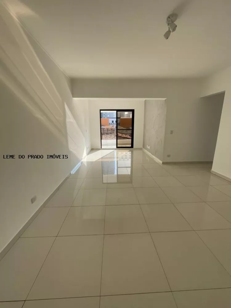 Apartamento à venda com 3 quartos, 131m² - Foto 1