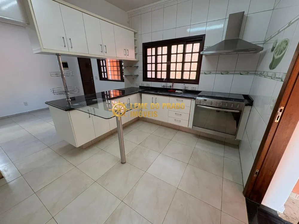 Casa, 3 quartos, 190 m² - Foto 1