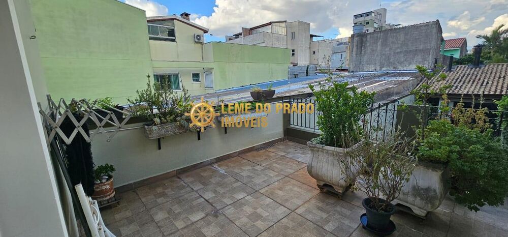 Sobrado à venda com 4 quartos, 310m² - Foto 2