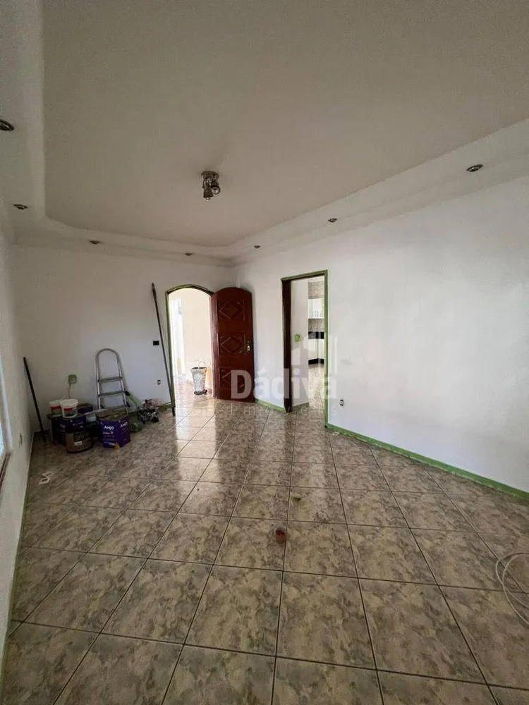 Casa, 3 quartos, 230 m² - Foto 3