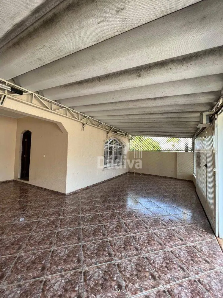 Casa, 3 quartos, 230 m² - Foto 2