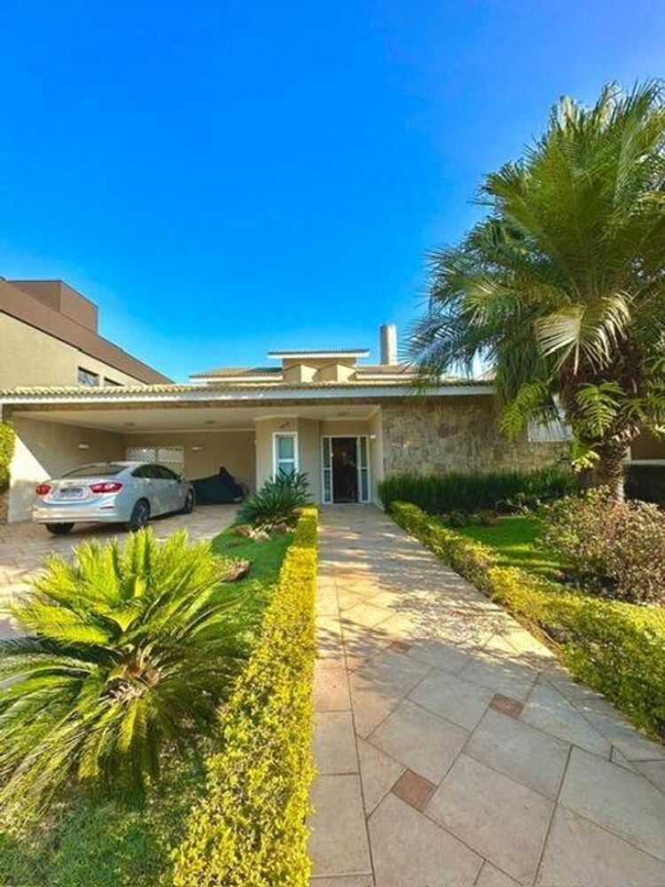 Casa de Condomínio à venda com 4 quartos, 560m² - Foto 1
