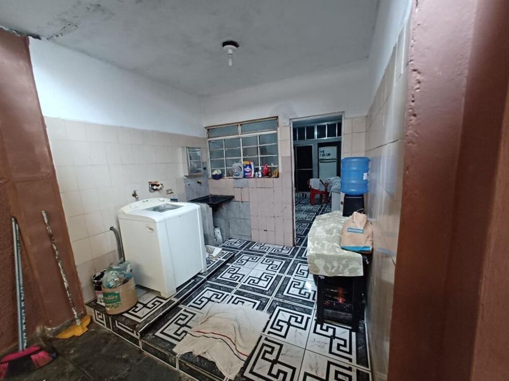 Casa à venda com 3 quartos, 180m² - Foto 1
