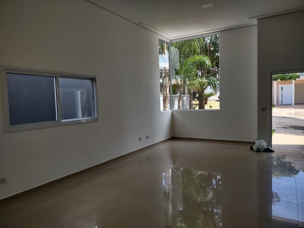 Casa de Condomínio à venda com 3 quartos, 360m² - Foto 1