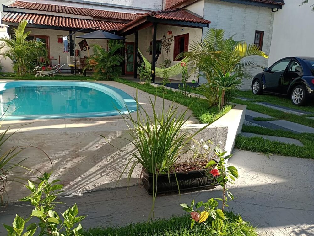 Casa à venda com 3 quartos, 300m² - Foto 1