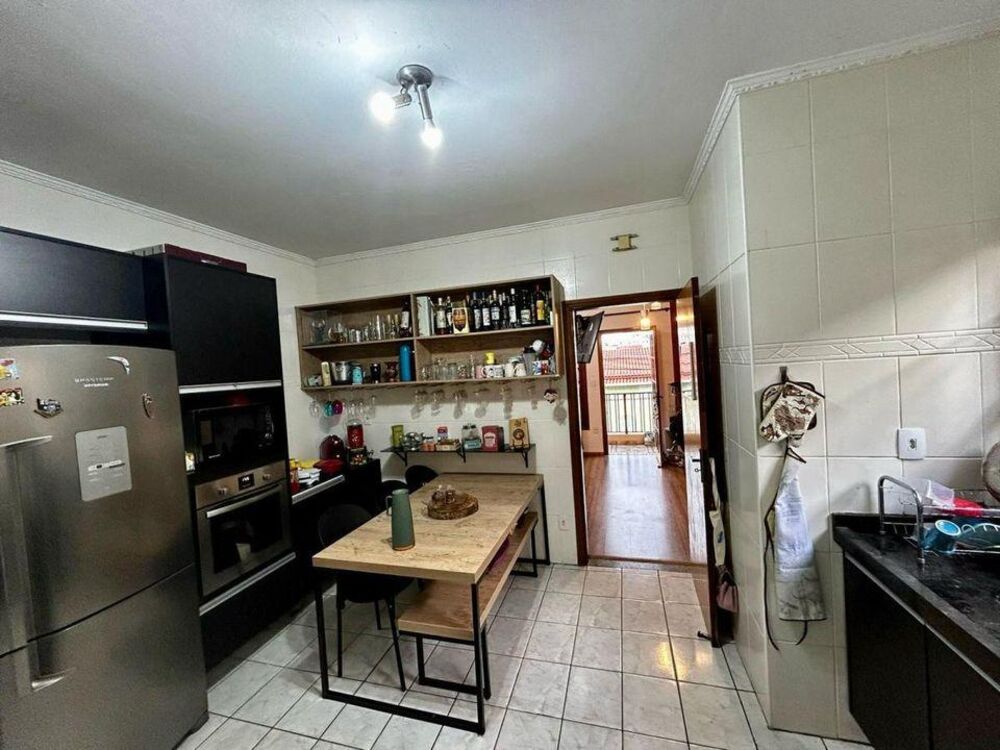Casa, 3 quartos, 180 m² - Foto 2
