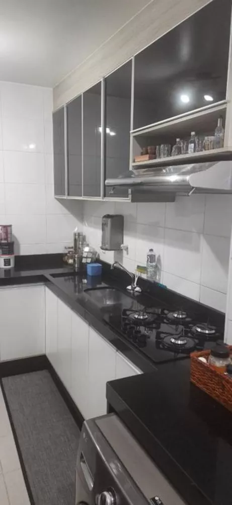 Apartamento à venda com 2 quartos, 60m² - Foto 2