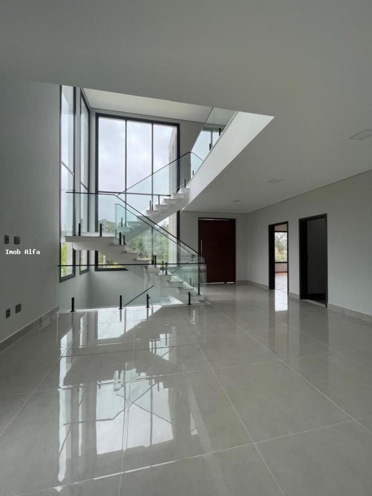 Sobrado, 3 quartos, 365 m² - Foto 1