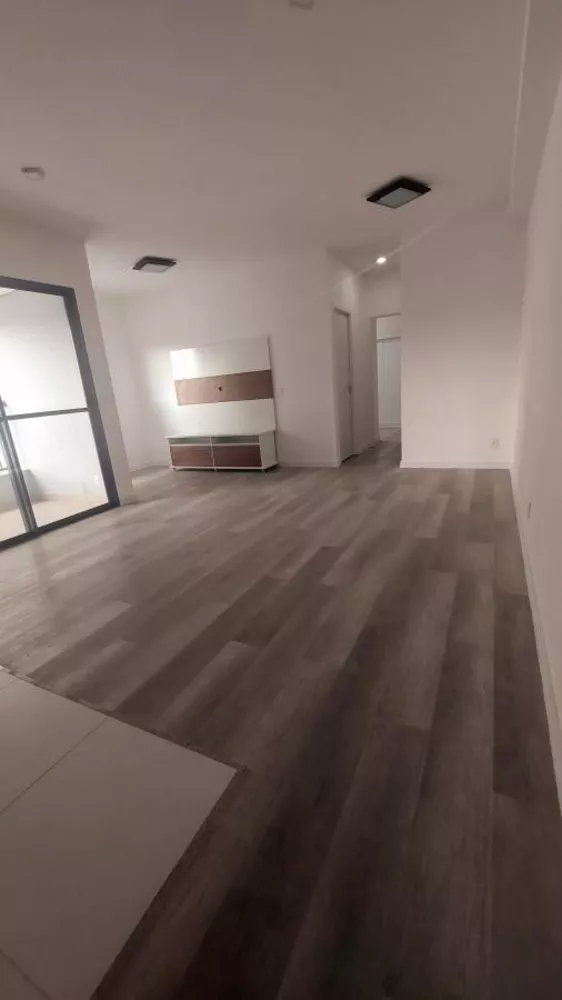 Apartamento à venda com 2 quartos, 69m² - Foto 1