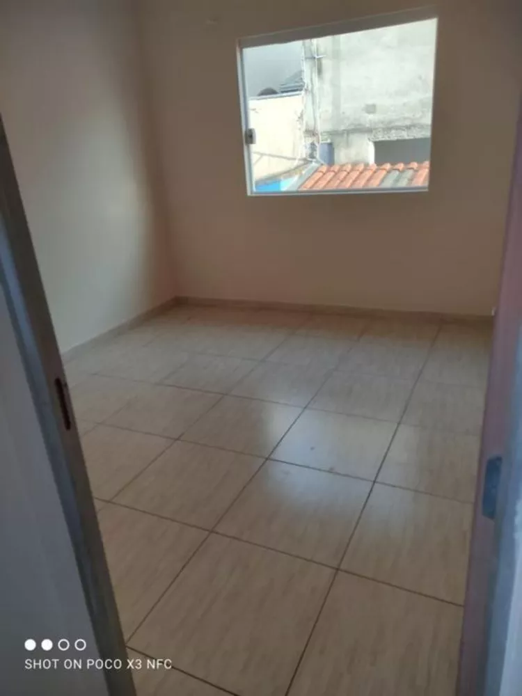 Casa à venda com 3 quartos, 160m² - Foto 2