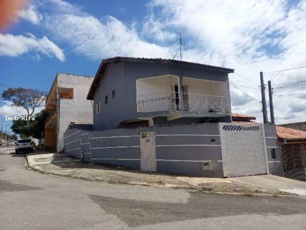 Casa, 3 quartos, 205 m² - Foto 1