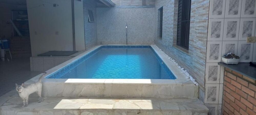 Casa à venda com 3 quartos, 260m² - Foto 1